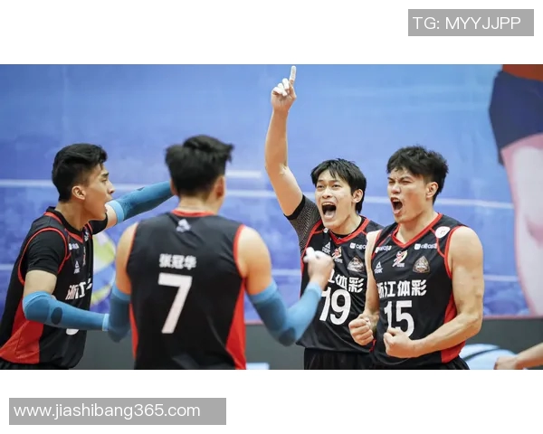 重庆羽毛球队在城市联赛中以70分稳居积分榜首位展现强劲实力